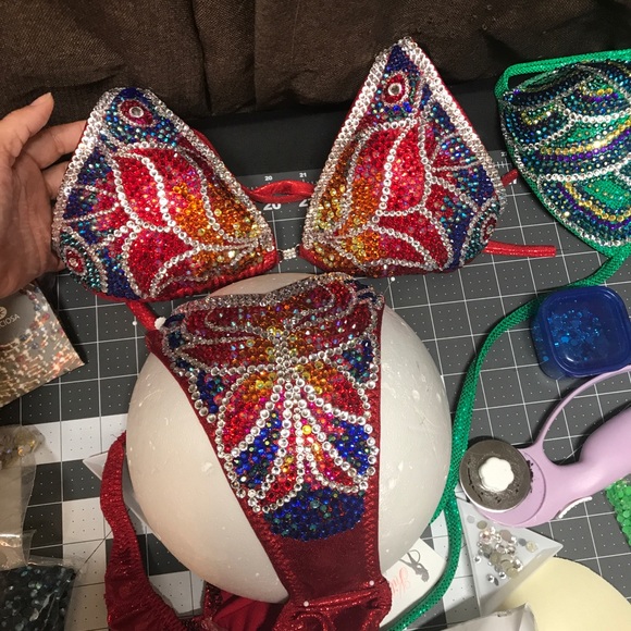 Competition bikinis - Picture 2 of 5